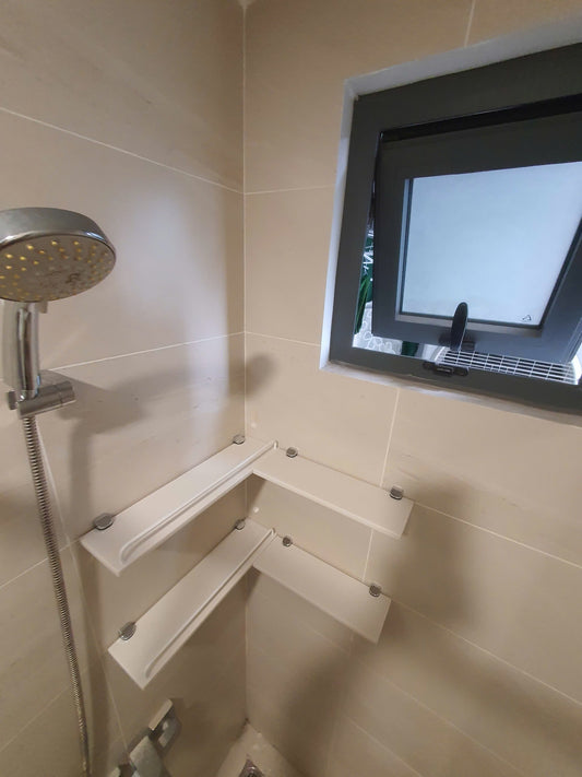 [0650] Kệ treo tường theo yêu cầu - Quận 7